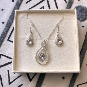 Crystal necklace & earrings set